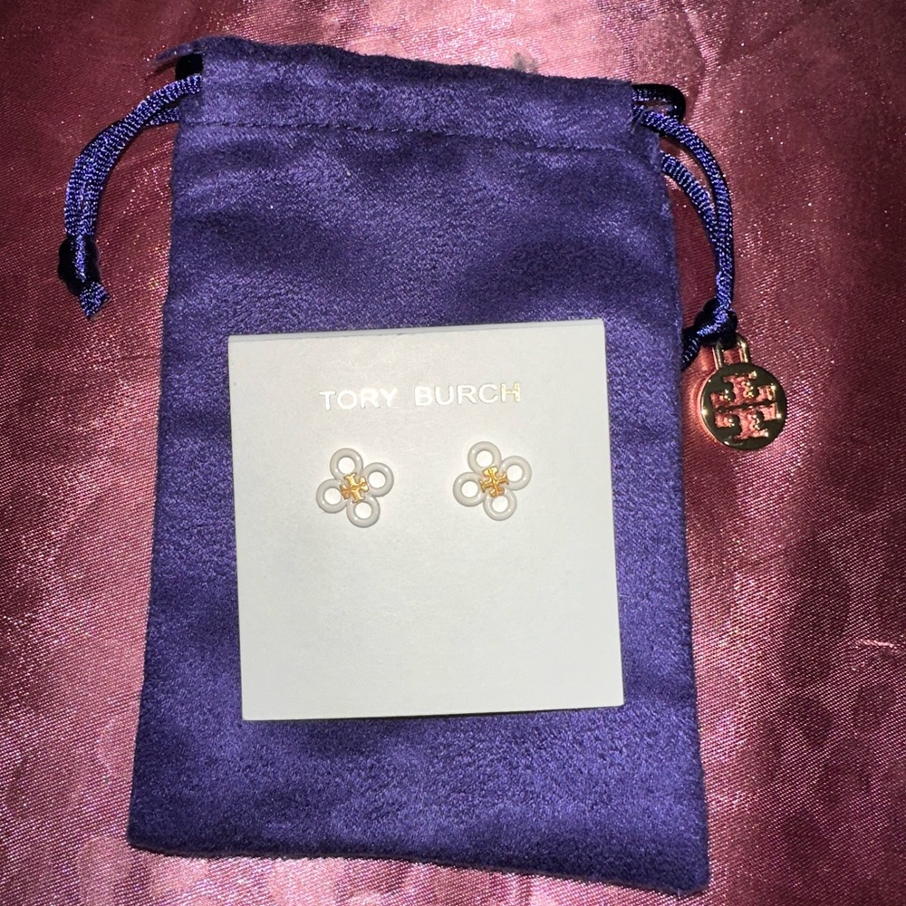 Tory Burch Britten cut out studs